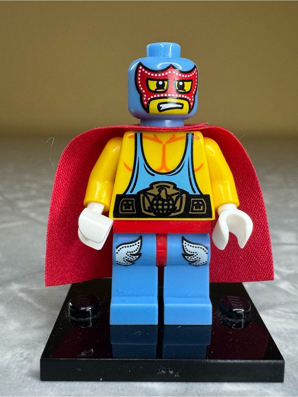 2010 Lego Super Wrestler Minifigure - from Collectible Minifigures Series 1